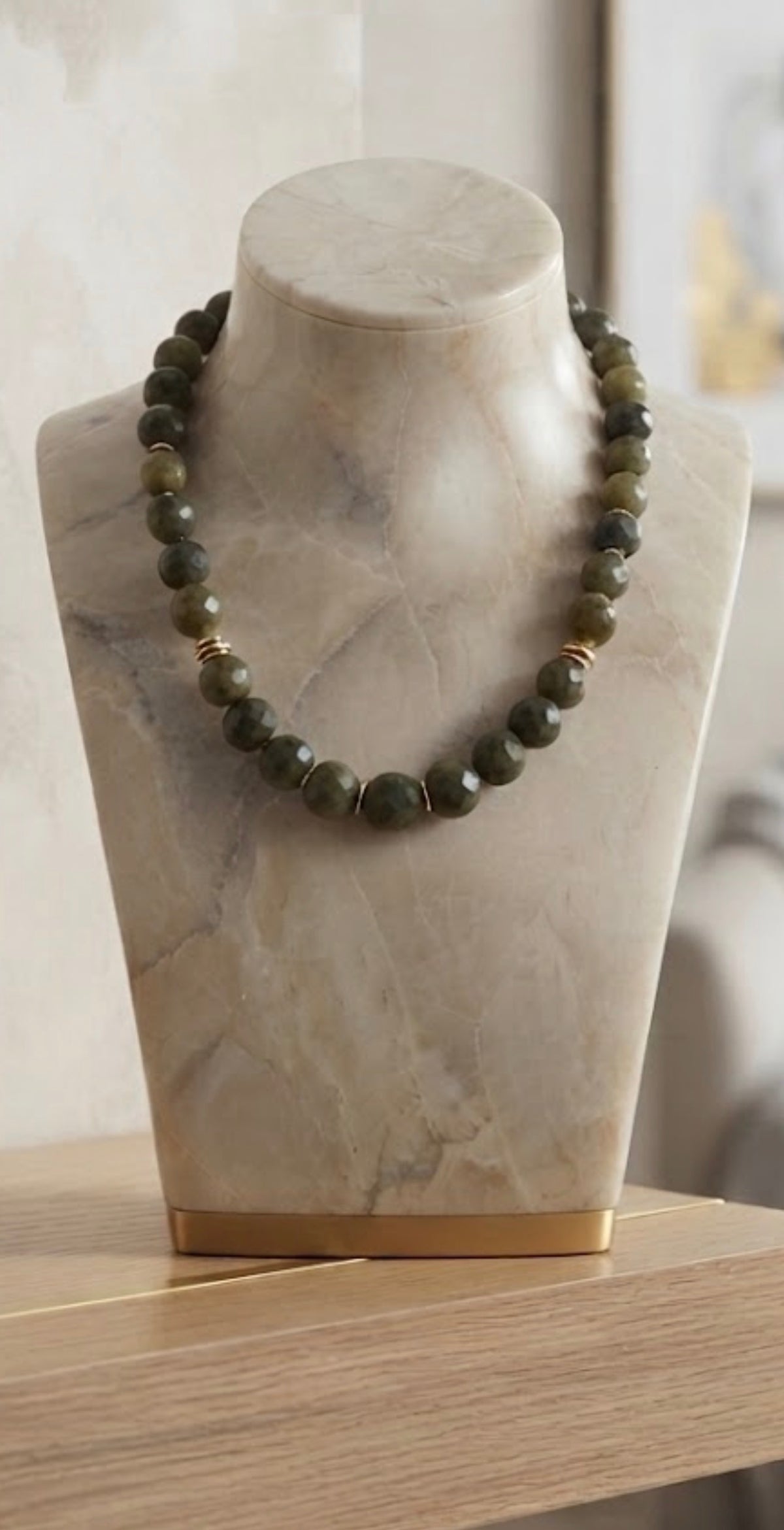 Collier en Jaspe Vert Orageux