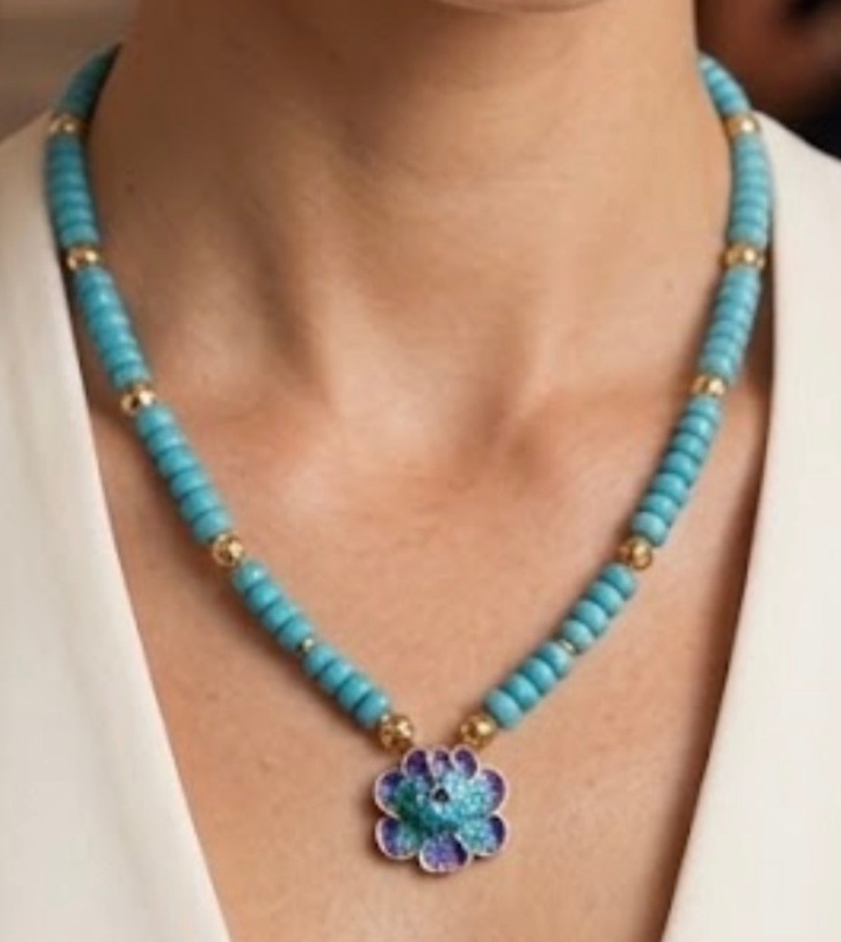 Collier en Turquoise avec Pendentif Lotus